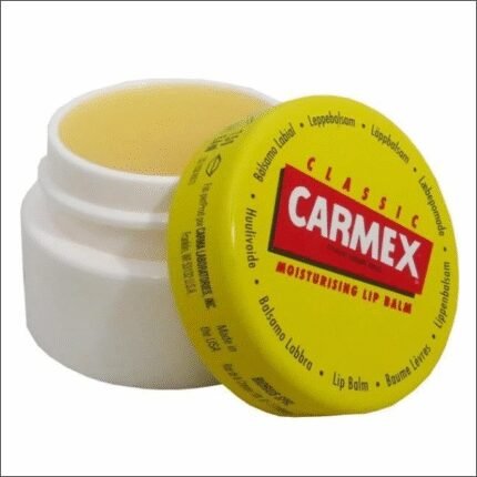 Dry and chapped lips - Moisturizing lip balm Carmex